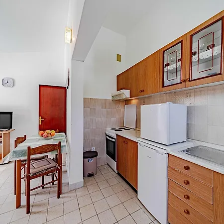 Kuzma - One-bedroom With Balcony And Sea View