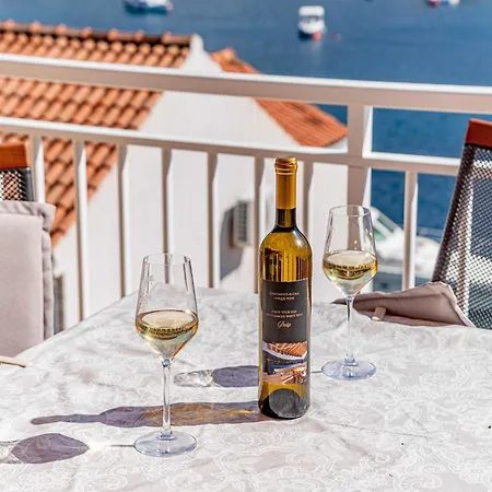 Kuzma - One-bedroom With Balcony And Sea View Apartment