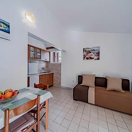 Kuzma - One-bedroom With Balcony And Sea View Smokvica (Korcula)