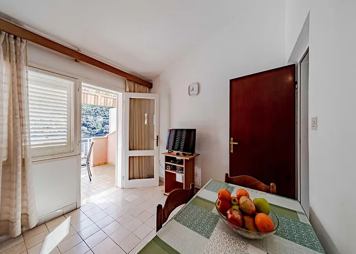 Διαμέρισμα Kuzma - One-bedroom With Balcony And Sea View