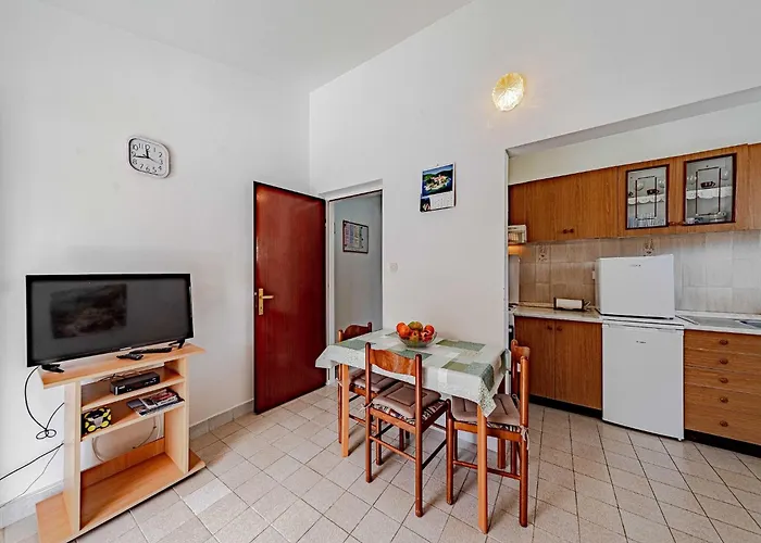 Kuzma - One-bedroom With Balcony And Sea View *