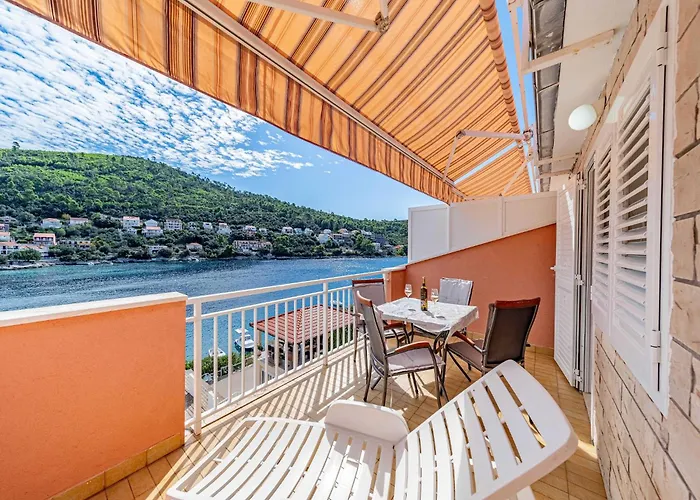 Kuzma - One-bedroom With Balcony And Sea View Διαμέρισμα *