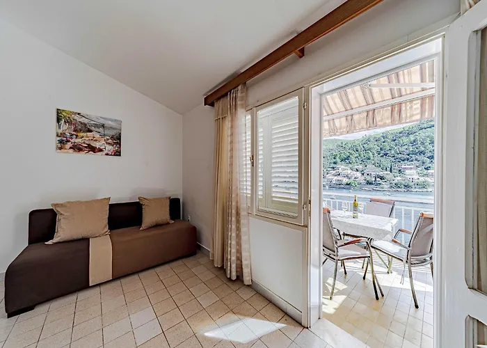 Kuzma - One-bedroom With Balcony And Sea View Smokvica (Korcula)