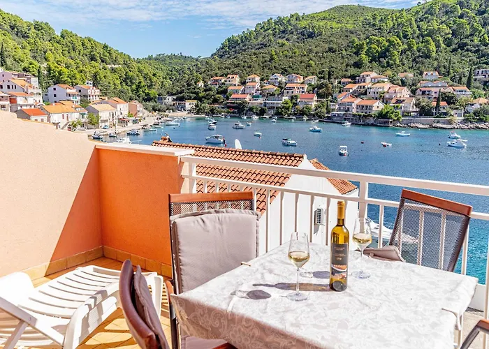 Kuzma - One-bedroom With Balcony And Sea View *